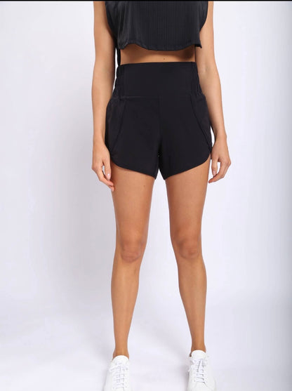 Highwaisted Split Shorts