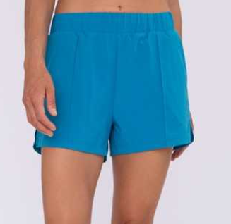 Athleisure shorts with side zipper